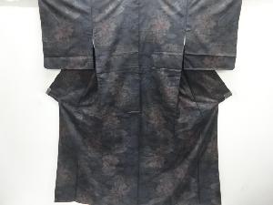 未使用品　仕立て上がり　雲に草花模様織出し本場泥大島紬着物（7マルキ）